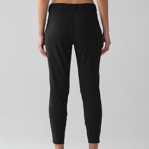 Lululemon On the Fly pants 7/8 length